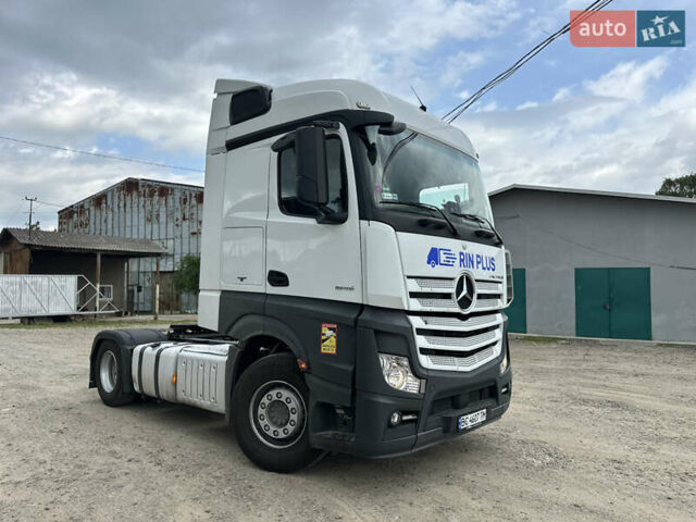 Белый Мерседес Актрос, объемом двигателя 12.81 л и пробегом 809 тыс. км за 30000 $, фото 6 на Automoto.ua