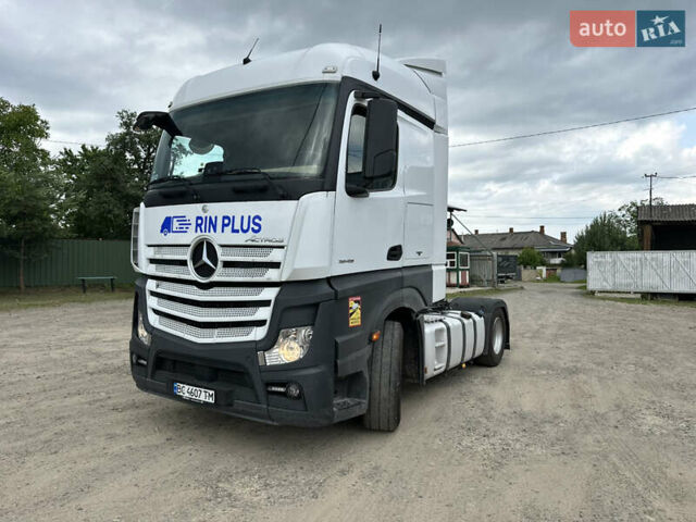Белый Мерседес Актрос, объемом двигателя 12.81 л и пробегом 809 тыс. км за 30000 $, фото 11 на Automoto.ua