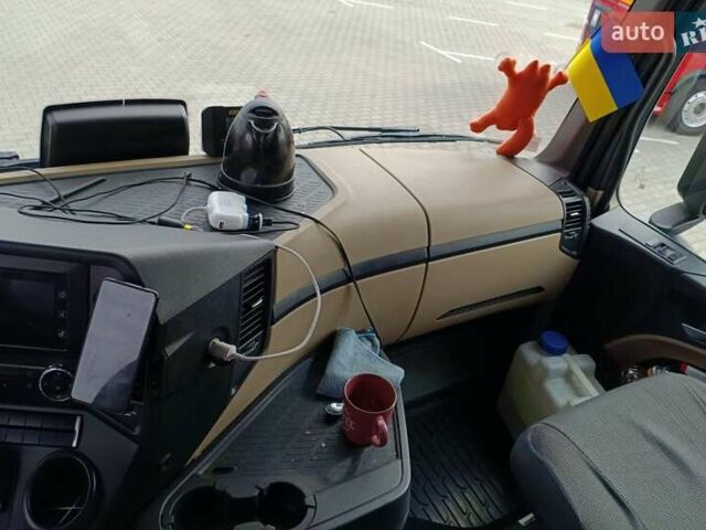Черный Мерседес Актрос, объемом двигателя 12.8 л и пробегом 335 тыс. км за 76178 $, фото 7 на Automoto.ua