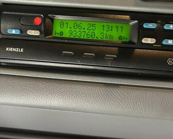 Фіолетовий Мерседес Актрос, об'ємом двигуна 11.95 л та пробігом 933 тис. км за 25000 $, фото 7 на Automoto.ua
