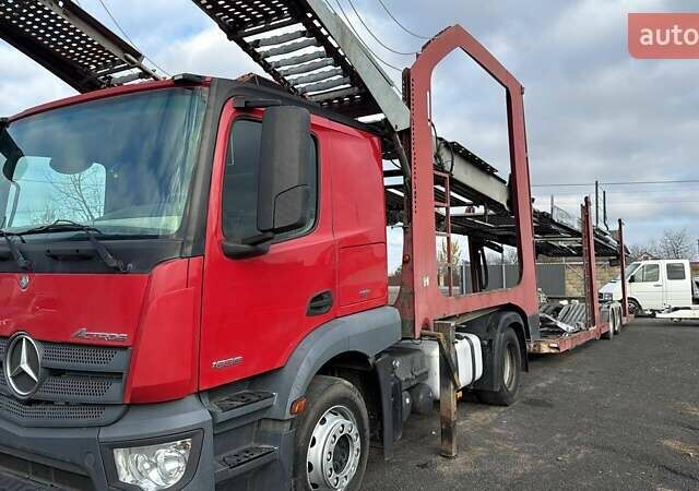 Красный Мерседес Актрос, объемом двигателя 10.7 л и пробегом 999 тыс. км за 66066 $, фото 1 на Automoto.ua