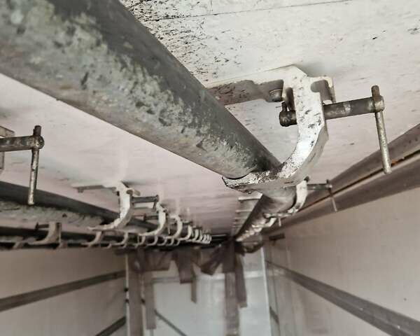 Красный Мерседес Актрос, объемом двигателя 11.96 л и пробегом 747 тыс. км за 30000 $, фото 21 на Automoto.ua