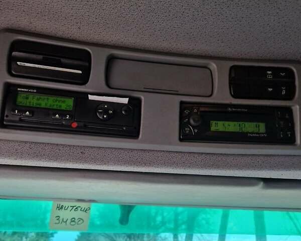 Красный Мерседес Актрос, объемом двигателя 11.96 л и пробегом 747 тыс. км за 30000 $, фото 11 на Automoto.ua