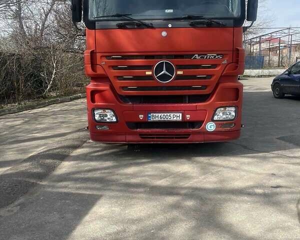 Червоний Мерседес Актрос, об'ємом двигуна 0 л та пробігом 192 тис. км за 16499 $, фото 5 на Automoto.ua
