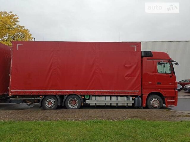 Красный Мерседес Актрос, объемом двигателя 12 л и пробегом 300 тыс. км за 30000 $, фото 8 на Automoto.ua