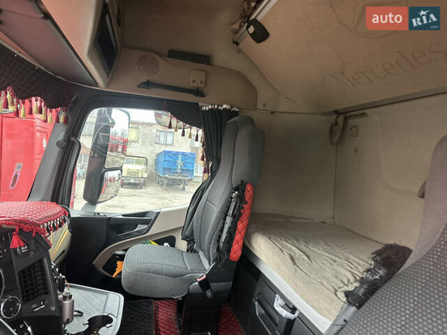 Красный Мерседес Актрос, объемом двигателя 12.81 л и пробегом 10 тыс. км за 41000 $, фото 8 на Automoto.ua