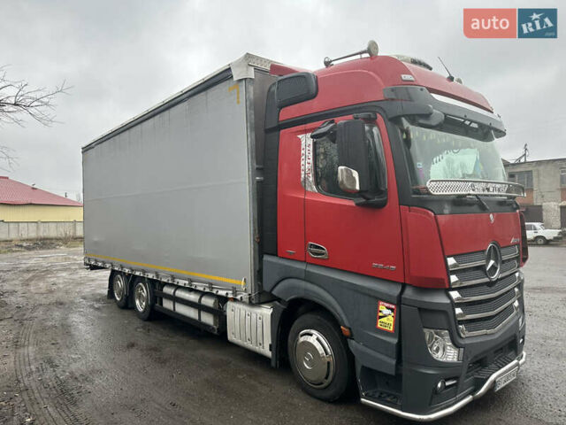Красный Мерседес Актрос, объемом двигателя 12.81 л и пробегом 10 тыс. км за 41000 $, фото 9 на Automoto.ua