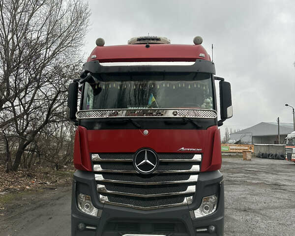Красный Мерседес Актрос, объемом двигателя 12.81 л и пробегом 10 тыс. км за 41000 $, фото 10 на Automoto.ua