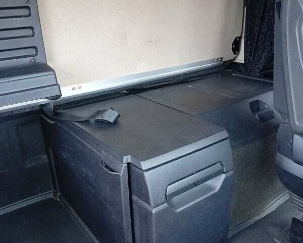 Красный Мерседес Актрос, объемом двигателя 12.81 л и пробегом 905 тыс. км за 23700 $, фото 14 на Automoto.ua