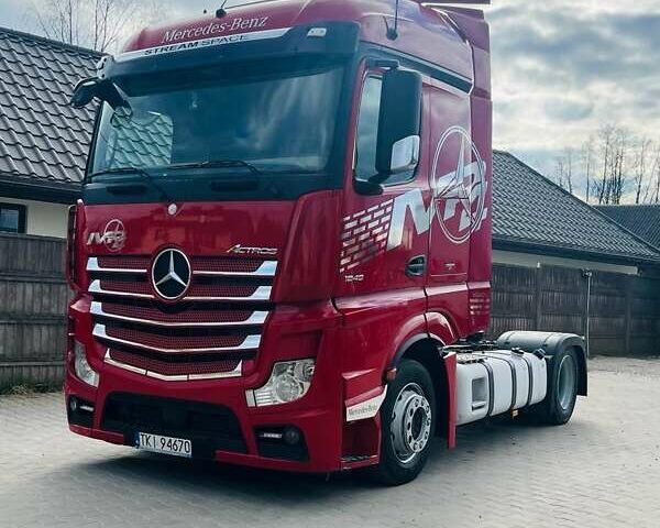 Червоний Мерседес Актрос, об'ємом двигуна 0 л та пробігом 950 тис. км за 15000 $, фото 1 на Automoto.ua