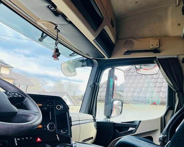 Червоний Мерседес Актрос, об'ємом двигуна 0 л та пробігом 950 тис. км за 15000 $, фото 8 на Automoto.ua