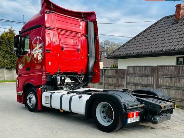 Червоний Мерседес Актрос, об'ємом двигуна 0 л та пробігом 950 тис. км за 15000 $, фото 2 на Automoto.ua