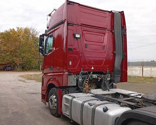 Красный Мерседес Актрос, объемом двигателя 12.81 л и пробегом 905 тыс. км за 23700 $, фото 6 на Automoto.ua