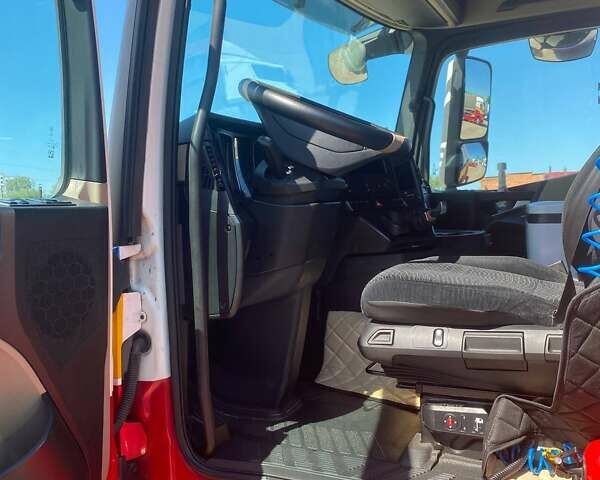 Красный Мерседес Актрос, объемом двигателя 12.9 л и пробегом 1 тыс. км за 16900 $, фото 9 на Automoto.ua