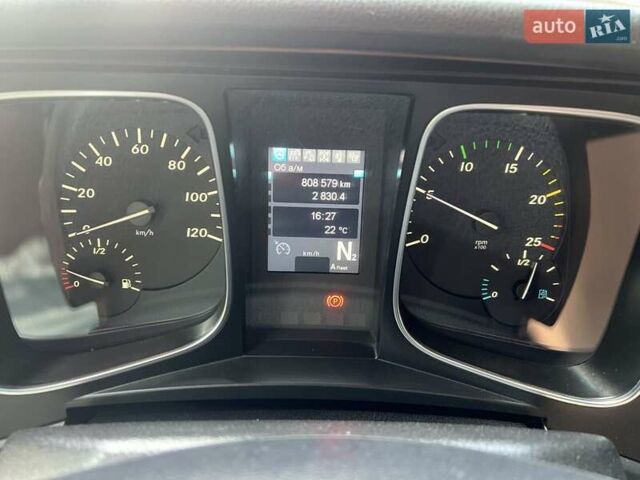 Красный Мерседес Актрос, объемом двигателя 10.7 л и пробегом 808 тыс. км за 18400 $, фото 6 на Automoto.ua