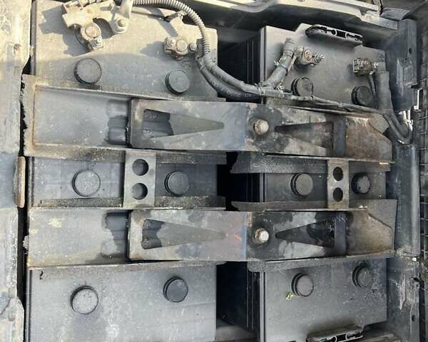 Красный Мерседес Актрос, объемом двигателя 10.7 л и пробегом 808 тыс. км за 18400 $, фото 10 на Automoto.ua