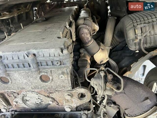 Красный Мерседес Актрос, объемом двигателя 10.7 л и пробегом 808 тыс. км за 18400 $, фото 12 на Automoto.ua