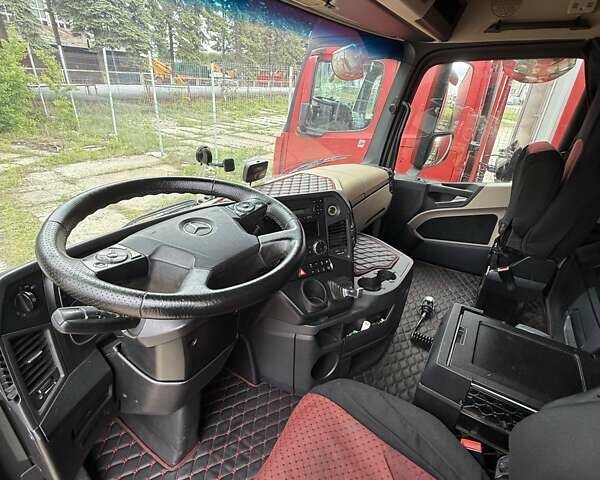 Червоний Мерседес Актрос, об'ємом двигуна 0 л та пробігом 982 тис. км за 34900 $, фото 6 на Automoto.ua