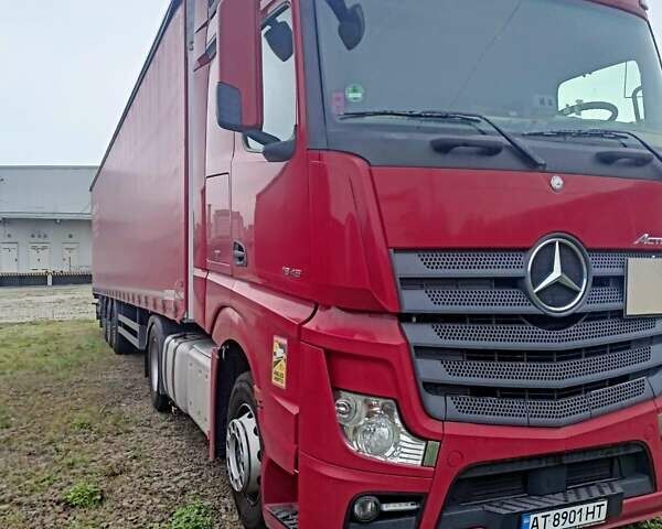 Червоний Мерседес Актрос, об'ємом двигуна 0 л та пробігом 982 тис. км за 34900 $, фото 3 на Automoto.ua