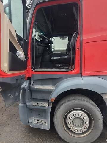 Червоний Мерседес Актрос, об'ємом двигуна 11 л та пробігом 1 тис. км за 20000 $, фото 7 на Automoto.ua