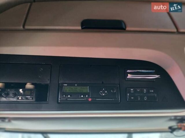 Мерседес Актрос, объемом двигателя 12.8 л и пробегом 909 тыс. км за 25000 $, фото 8 на Automoto.ua