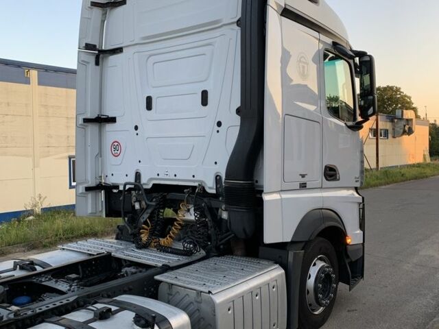 Мерседес Актрос, объемом двигателя 0 л и пробегом 0 тыс. км за 1999 $, фото 17 на Automoto.ua