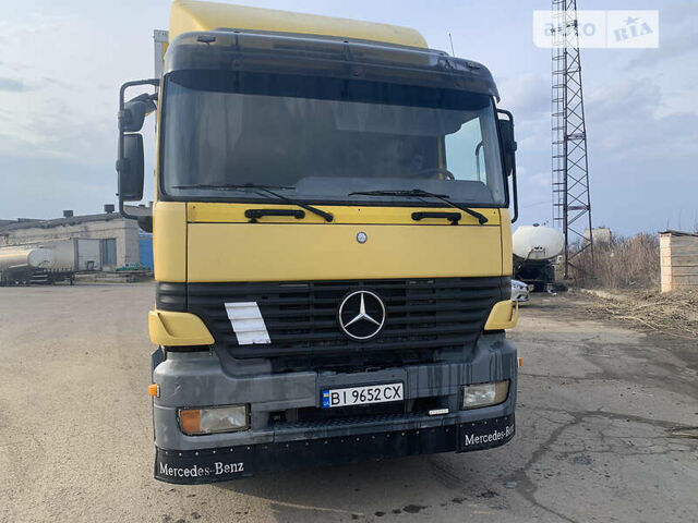 Желтый Мерседес Актрос, объемом двигателя 11.9 л и пробегом 700 тыс. км за 11000 $, фото 1 на Automoto.ua