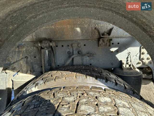 Желтый Мерседес Актрос, объемом двигателя 11.95 л и пробегом 2 тыс. км за 13500 $, фото 11 на Automoto.ua