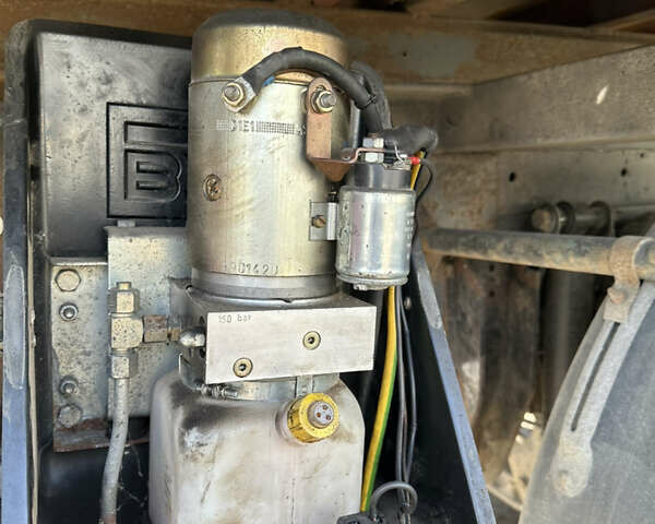 Жовтий Мерседес Актрос, об'ємом двигуна 11.95 л та пробігом 2 тис. км за 12500 $, фото 14 на Automoto.ua