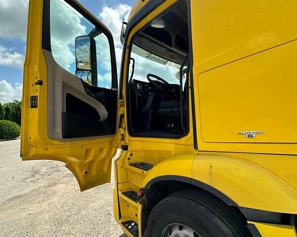 Мерседес Актрос 2013 в Киеве на Automoto.ua Желтый Мерседес Актрос, объемом двигателя 12.8 л и пробегом 973 тыс. км за 14500 $, фото 44 на Automoto.ua