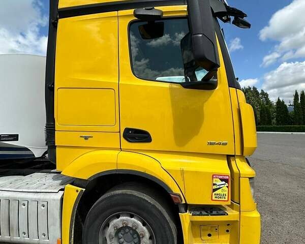 Мерседес Актрос 2013 в Киеве на Automoto.ua Желтый Мерседес Актрос, объемом двигателя 12.8 л и пробегом 973 тыс. км за 14500 $, фото 13 на Automoto.ua