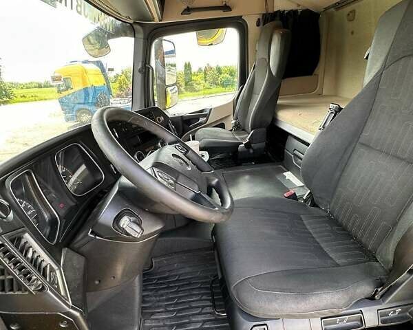 Мерседес Актрос 2013 в Киеве на Automoto.ua Желтый Мерседес Актрос, объемом двигателя 12.8 л и пробегом 973 тыс. км за 14500 $, фото 41 на Automoto.ua