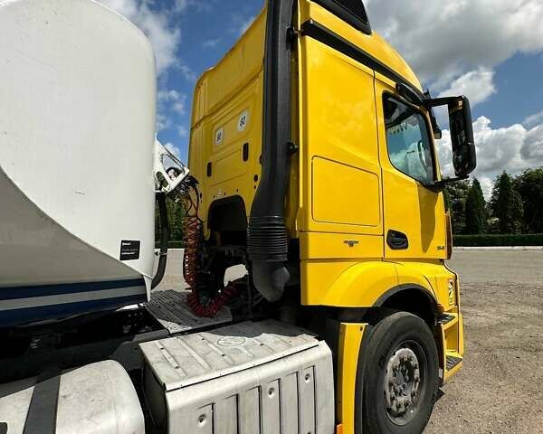 Мерседес Актрос 2013 в Киеве на Automoto.ua Желтый Мерседес Актрос, объемом двигателя 12.8 л и пробегом 973 тыс. км за 14500 $, фото 9 на Automoto.ua