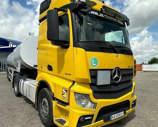 Мерседес Актрос 2013 в Киеве на Automoto.ua Желтый Мерседес Актрос, объемом двигателя 12.8 л и пробегом 973 тыс. км за 14500 $, фото 4 на Automoto.ua