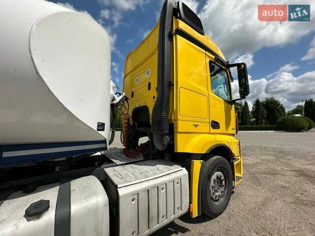 Желтый Мерседес Актрос, объемом двигателя 12.81 л и пробегом 973 тыс. км за 15085 $, фото 10 на Automoto.ua
