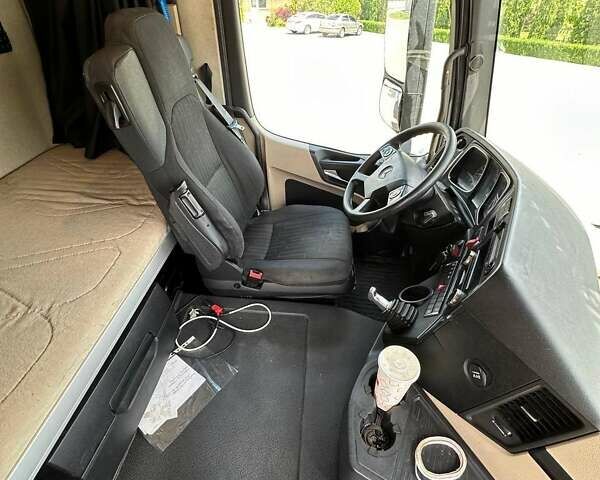 Мерседес Актрос 2013 в Киеве на Automoto.ua Желтый Мерседес Актрос, объемом двигателя 12.8 л и пробегом 973 тыс. км за 14500 $, фото 27 на Automoto.ua