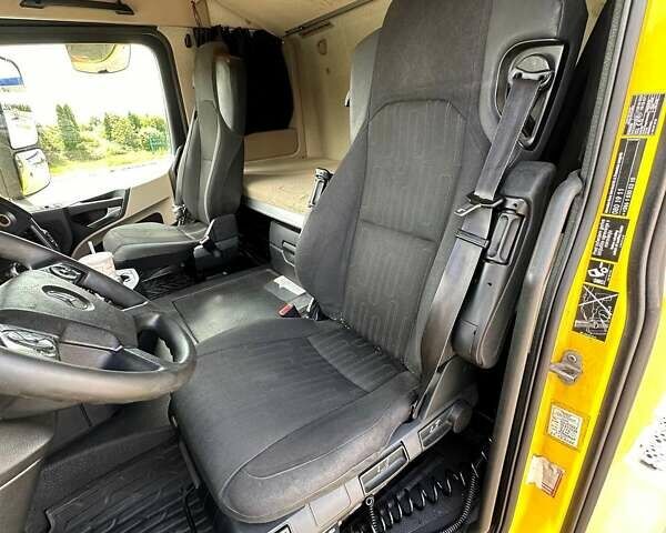 Мерседес Актрос 2013 в Киеве на Automoto.ua Желтый Мерседес Актрос, объемом двигателя 12.8 л и пробегом 973 тыс. км за 14500 $, фото 39 на Automoto.ua