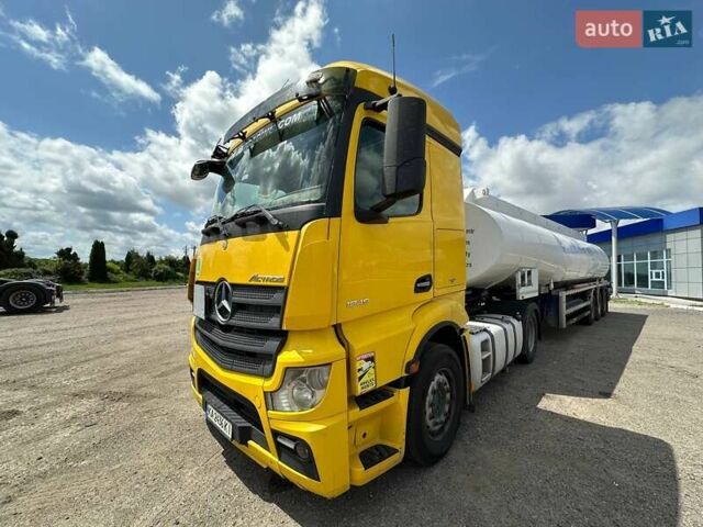 Мерседес Актрос 2013 в Киеве на Automoto.ua Желтый Мерседес Актрос, объемом двигателя 12.8 л и пробегом 973 тыс. км за 14500 $, фото 1 на Automoto.ua