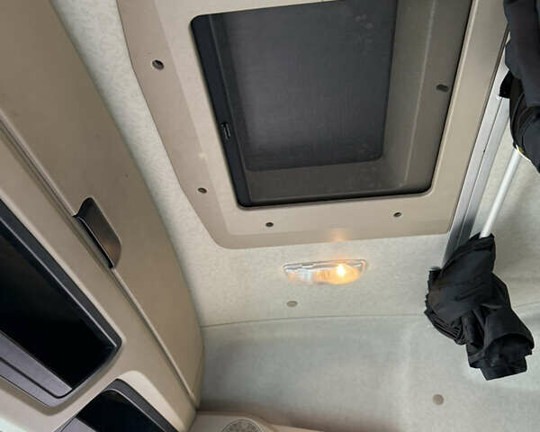 Желтый Мерседес Актрос, объемом двигателя 10.68 л и пробегом 1000 тыс. км за 23999 $, фото 29 на Automoto.ua