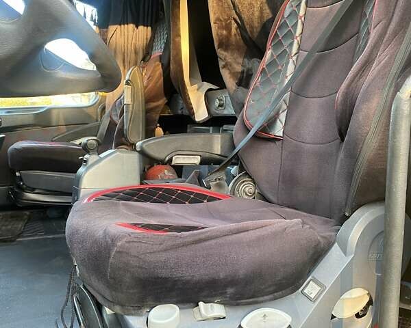 Желтый Мерседес Актрос, объемом двигателя 11.95 л и пробегом 140 тыс. км за 35000 $, фото 26 на Automoto.ua