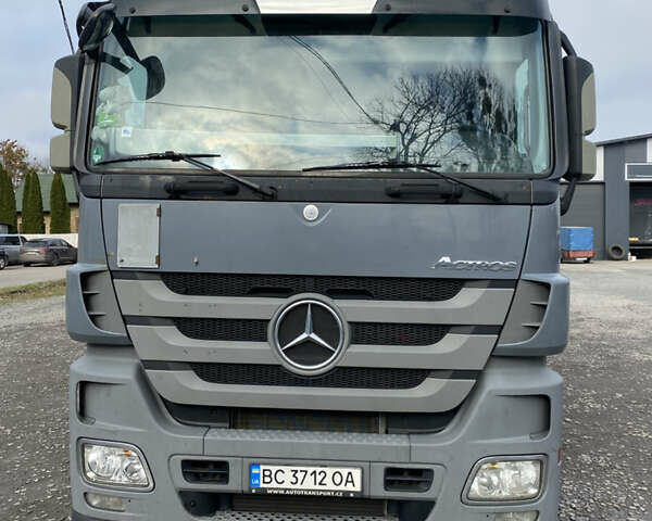 Серый Мерседес Актрос, объемом двигателя 0 л и пробегом 257 тыс. км за 35000 $, фото 2 на Automoto.ua