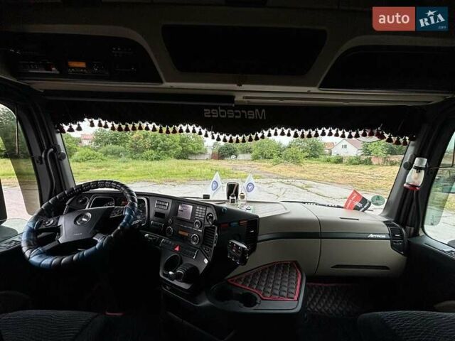 Серый Мерседес Актрос, объемом двигателя 12.9 л и пробегом 720 тыс. км за 22000 $, фото 10 на Automoto.ua