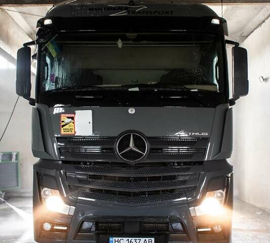 Серый Мерседес Актрос, объемом двигателя 12.8 л и пробегом 1 тыс. км за 19000 $, фото 9 на Automoto.ua