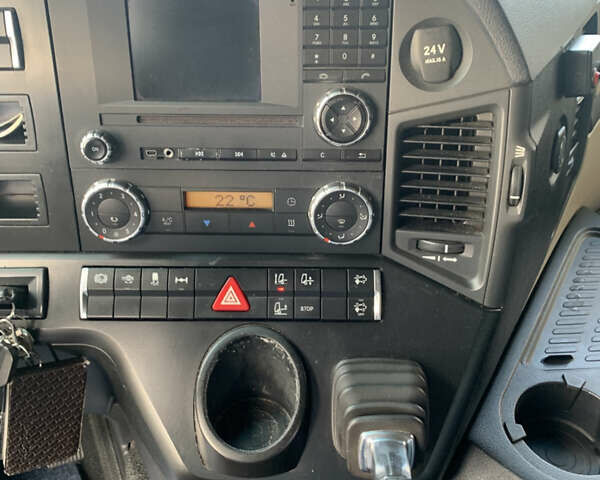 Серый Мерседес Актрос, объемом двигателя 10.68 л и пробегом 806 тыс. км за 26550 $, фото 19 на Automoto.ua