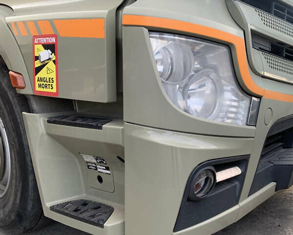 Серый Мерседес Актрос, объемом двигателя 10.68 л и пробегом 806 тыс. км за 26550 $, фото 6 на Automoto.ua