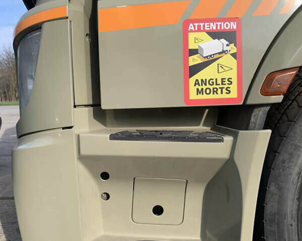 Серый Мерседес Актрос, объемом двигателя 10.68 л и пробегом 806 тыс. км за 26550 $, фото 3 на Automoto.ua