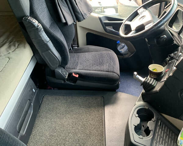 Серый Мерседес Актрос, объемом двигателя 10.68 л и пробегом 806 тыс. км за 26550 $, фото 12 на Automoto.ua