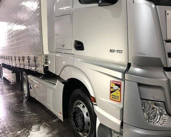 Серый Мерседес Актрос, объемом двигателя 12.81 л и пробегом 650 тыс. км за 59000 $, фото 2 на Automoto.ua