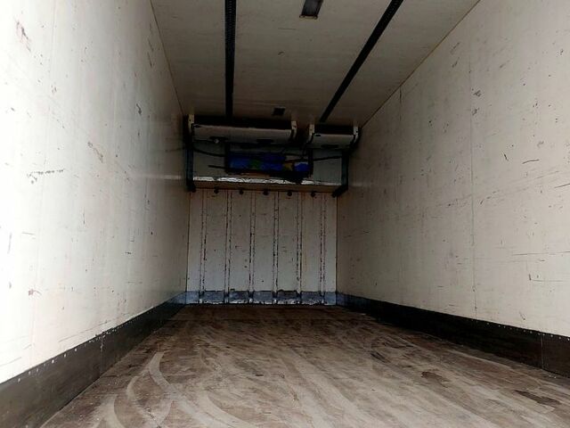 Синий Мерседес Актрос, объемом двигателя 12 л и пробегом 475 тыс. км за 33000 $, фото 7 на Automoto.ua