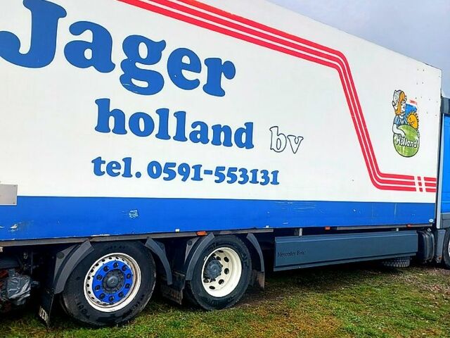 Синий Мерседес Актрос, объемом двигателя 12 л и пробегом 475 тыс. км за 33000 $, фото 4 на Automoto.ua